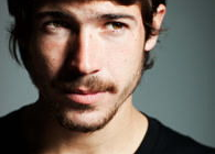 演员胡安个人资料,光影交织的演艺人生