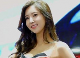 金宝拉车模个人资料,时尚界璀璨新星，魅力四射的模特传奇